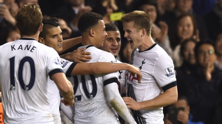 Niềm vui của các cầu thủ Tottenham sau khi ghi bàn vào lưới Aston Villa. Ảnh: Reuters
