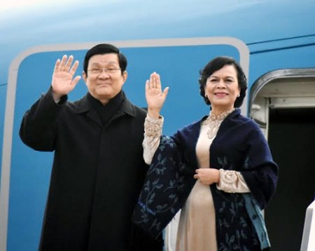 Chủ tịch nước Trương Tấn Sang và Phu nhân đến sân bay Tegel.