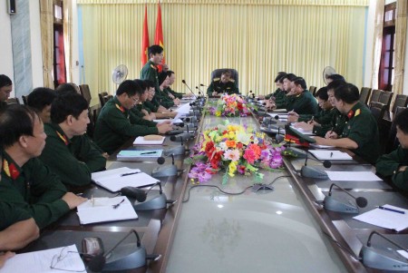 Các thành viên trong đoàn kiểm tra thống nhất nội dung đánh giá kết quả kiểm tra đối với cơ quan sư đoàn 316 và Trung đoàn 148.