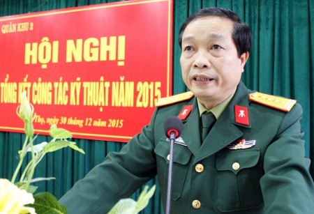 Đại tá Nguyễn Thanh Liêm, Chủ nhiệm kỹ thuật Quân khu phát biểu tại hội nghị.