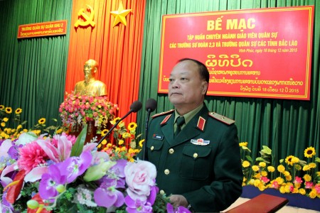 Thiếu tướng Ngô Văn Hùng, Phó Tư lệnh Quân khu 2 phát biểu tại lễ bế mạc tập huấn.