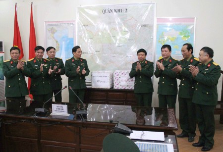 Chính ủy QK thăm, tặng quà tại Bệnh viện Quân y 109 (Cục Hậu cần QK).