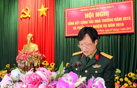 Đại tá Dương Trung Dũng, Hiệu trưởng Nhà trường phát biểu chỉ đạo tại Hội nghị Tổng kết công tác Nhà trường năm 2015 và triển khai nhiệm vụ năm 2016.