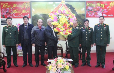Chúc Tết huyện ủy Phù Ninh.