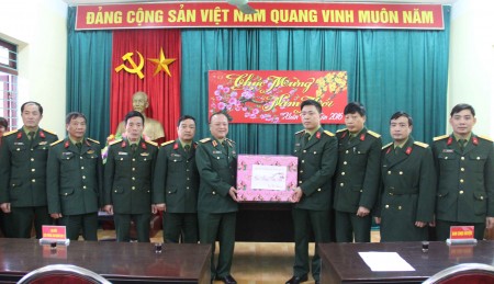 Chúc tết Ban CHQS huyện Phù Ninh.