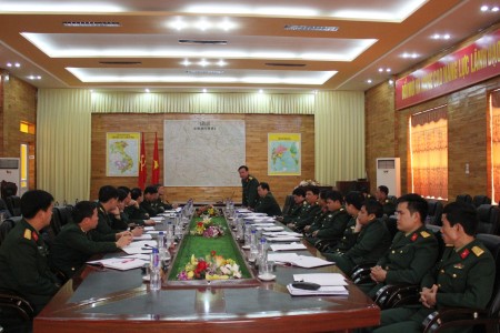 Đoàn công tác Đại học chính trị làm việc tại Bộ CHQS tỉnh Sơn La.