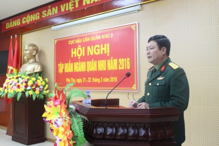 Đại tá Nguyễn Hữu Trung khai mạc hội nghị tập huấn.