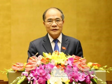 Quốc hội thống nhất cho đồng chí Nguyễn Sinh Hùng thôi giữ chức vụ Chủ tịch Quốc hội. Ảnh: TTXVN.
