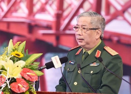 Thượng tướng Nguyễn Chí Vịnh, Thứ trưởng Bộ Quốc phòng phát biểu khai mạc hội nghị. Ảnh: TRỌNG HẢI 