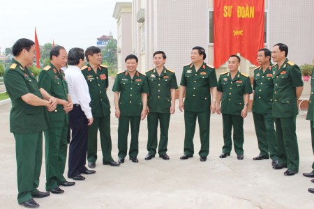 Các đại biểu dự gặp mặt truyền thống Sư đoàn 316.