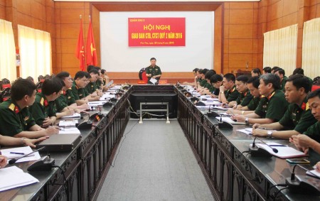 Thiếu tướng Lê Hiền Vân, Bí thư Đảng ủy, Chính ủy Quân khu chủ trì tại điểm cầu QK.