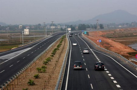 Cao tốc Nội Bài-Lào Cai phát huy hiệu quả lưu thông, tạo thêm động lực tăng trưởng kinh tế-xã hội. Ảnh:  Huy Hùng.