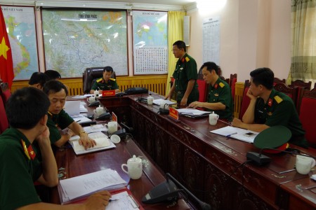 Đoàn kiểm tra tại Bộ CHQS tỉnh Vĩnh Phúc.