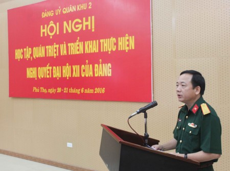 Đại tá Trịnh Văn Quyết, Bí thư Đảng ủy, Chính ủy Quân khu khai mạc hội nghị.
