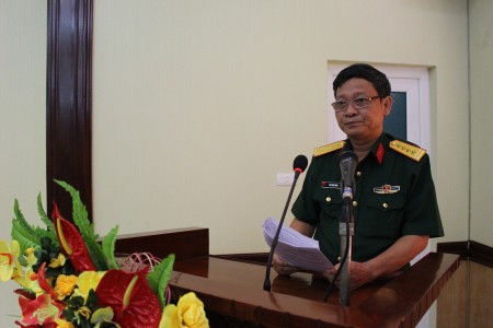 Đại tá Cao Văn Hùng, Chính ủy Cục Hậu cần báo cáo tóm tắt lịch sử hậu cần LLVT QK.