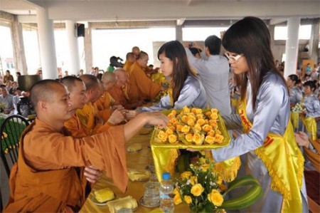 Hình ảnh lễ Vu Lan tại Thiền viện Sùng Phúc, Gia Lâm, Hà Nội.