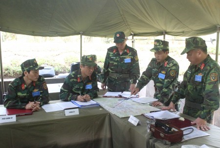 Đảng ủy, chỉ huy Sư đoàn 316 nghiên cứu, đánh giá tình hình, dự báo tư tưởng chỉ đạo, ý định chiến đấu tại Diễn tập TM-16.