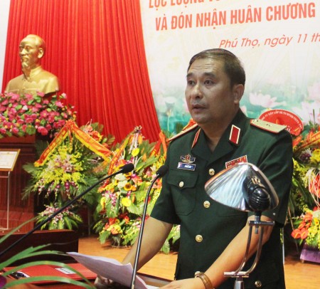 Thiếu tướng Phùng Sĩ Tấn phát biểu tại Lễ kỷ niệm.