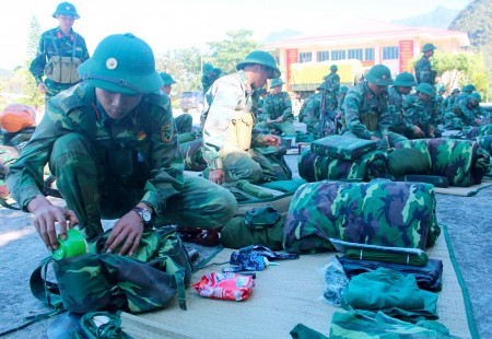 Kiểm tra công tác mang đeo trang bị, hành quân cơ động SSCĐ tại cơ quan Bộ CHQS tỉnh Lai Châu.