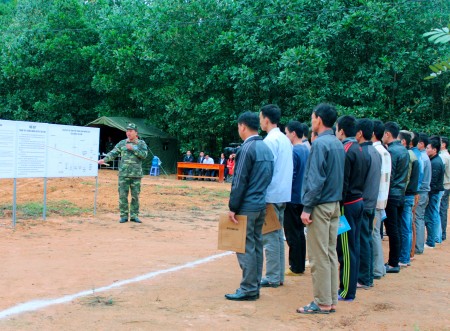 Thực hành động viên quân nhân dự bị của cơ quan quân sự huyện.
