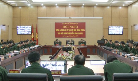 Toàn cảnh hội nghị thông báo nhanh kết quả Hội nghị Trung ương 4 tại điểm cầu Quân khu.
