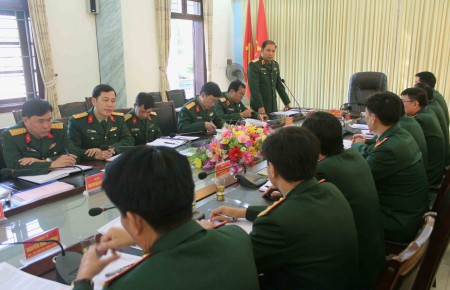 Thiếu tướng Phùng sĩ Tấn phát biểu chỉ đạo hội nghị.