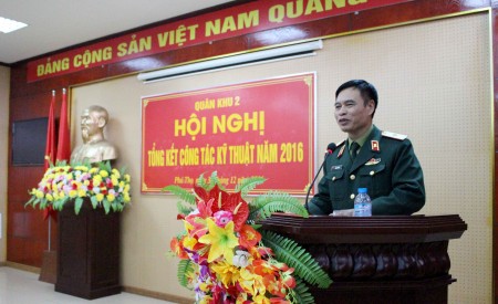 Thiếu tướng Trịnh Đình Tư, Phó Chủ nhiệm Tổng cục Kỹ thuật phát biểu chỉ đạo hội nghị.