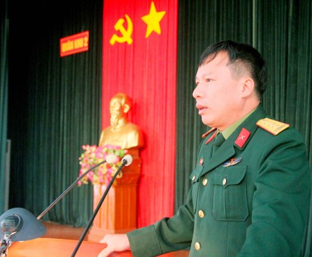 Đại tá Hoàng Hữu Thanh, Trưởng phòng Tài chính Quân khu phát biểu tại hội nghị.
