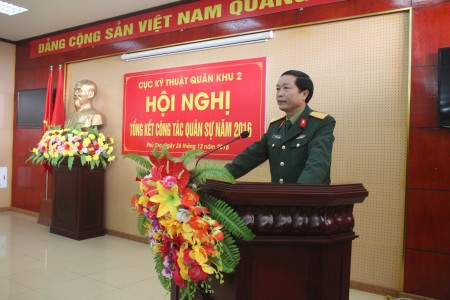 Đại tá Nguyễn Thanh Liêm, Chủ nhiệm Kỹ thuật Quân khu phát biểu tại hội nghị.