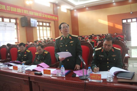 Thiếu tướng Nguyễn Thái Bình, Phó Tham mưu trưởng QK phát biểu tại hội nghị.
