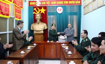 Phó Tư lệnh Quân khu thăm Hội Cựu Chiến binh tỉnh Hà Giang.