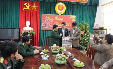 Phó Tư lệnh Quân khu chúc tết Hội CCB tỉnh Tuyên Quang.