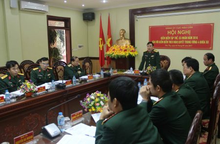 Đại tá Hà Trọng Minh, Bí thư Đảng ủy, Chính ủy Cục Hậu cần chủ trì hội nghị. 