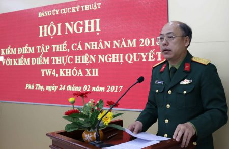 Đại tá Mai Quế Sơn, Ủy viên Thường vụ, Chủ nhiệm Chính trị Cục Kỹ thuật báo cáo kiểm điểm của Đảng ủy và tổng hợp ý kiến đóng góp của tổ chức đảng cấp dưới.