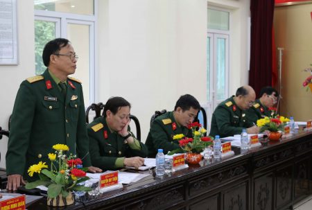 Thượng tá Nguyễn Duy Thiện, Đảng ủy viên, Chính trị viên kho K5 phát biểu.