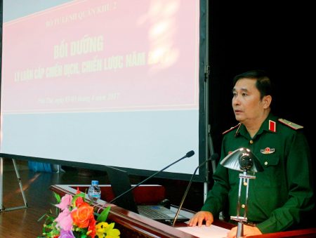 Thiếu tướng Phùng Sĩ Tấn, Tư lệnh Quân khu khai mạc Bồi dưỡng lý luận cấp chiến dịch, chiến lược năm 2017.