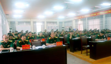  Đại biểu dự Hội nghị sơ kết 1 năm thực hiện Nghị quyết 12 của Đảng ủy Quân sự tỉnh Phú Thọ.