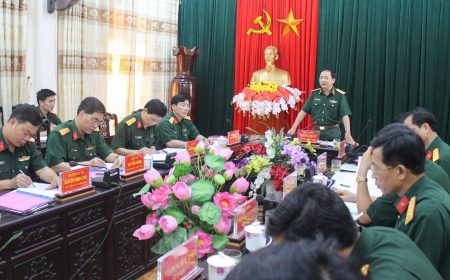 Thiếu tướng Trịnh Văn Quyết kết luận nội dung kiểm tra.