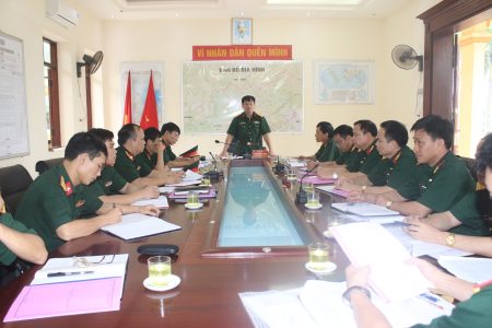 Đại tá Trần Ngọc Tuấn PCNCT phát biểu đánh giá cao việc tổ chức các hoạt động CTĐ, CTCT tại Tiểu đoàn 19.