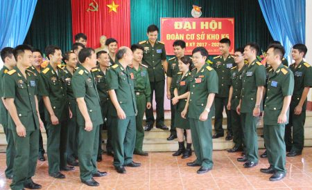 Các đại biểu và chỉ huy Kho K5 trao đổi với ĐVTN về nhiệm vụ của đoàn trong nhiệm kỳ tới.