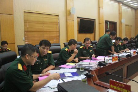 Đoàn kiểm tra hệ thống sổ sách của các cơ quan, đơn vị trực thuộc Bộ Tham mưu Quân khu.